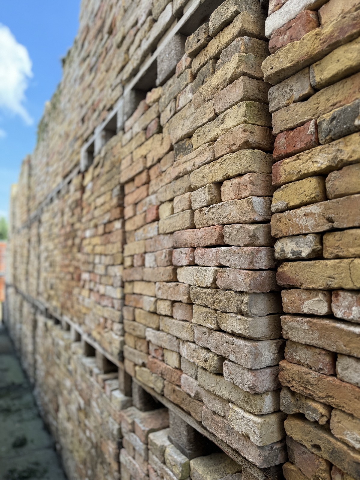 Cegła rozbiórkowa Holenderka 21 x 4,5 x 10,5 cm - obrazek 3