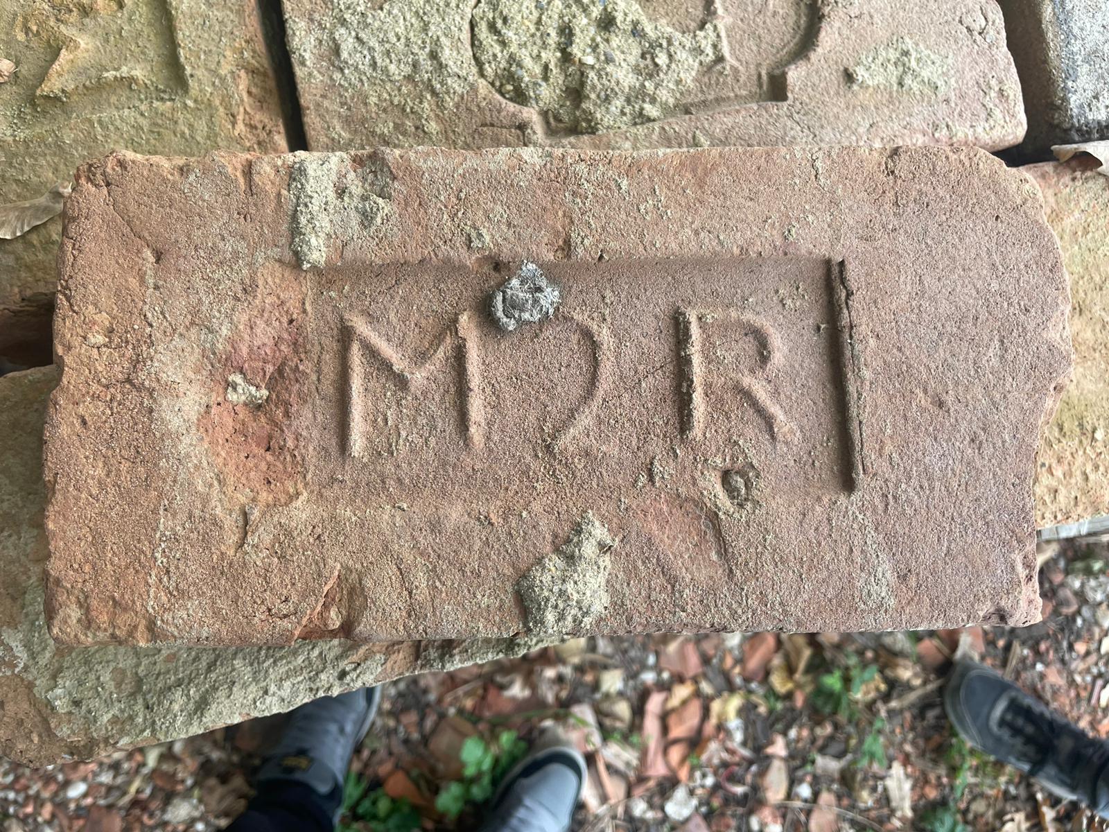 Cegła sygnowana stare różne - obrazek 44